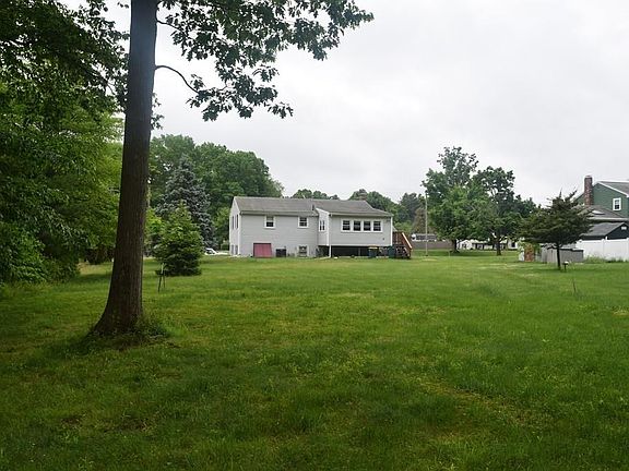 5th image of 90 Captain Standish Dr