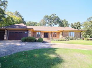 803 E Lakeshore Dr, Jonesboro, AR 72401