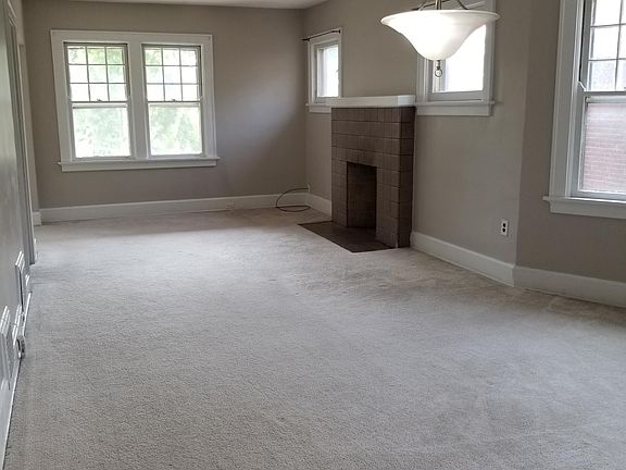3rd image of 3649 Amberson Ave #2
