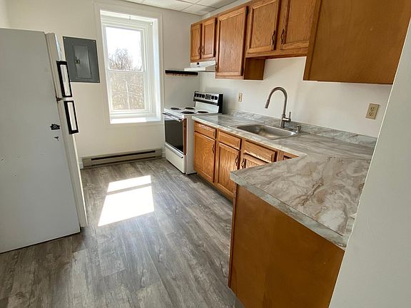 3rd image of 3348 Easton Ave #303