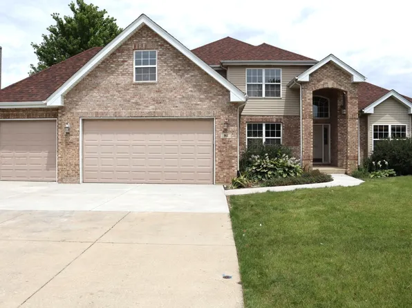 911 W Locust Ln, Peotone, IL 60468