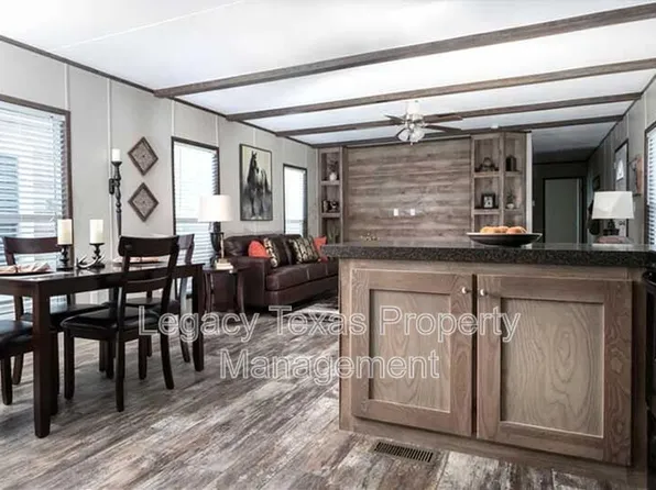 800 Old Betsy Rd, Cleburne, TX