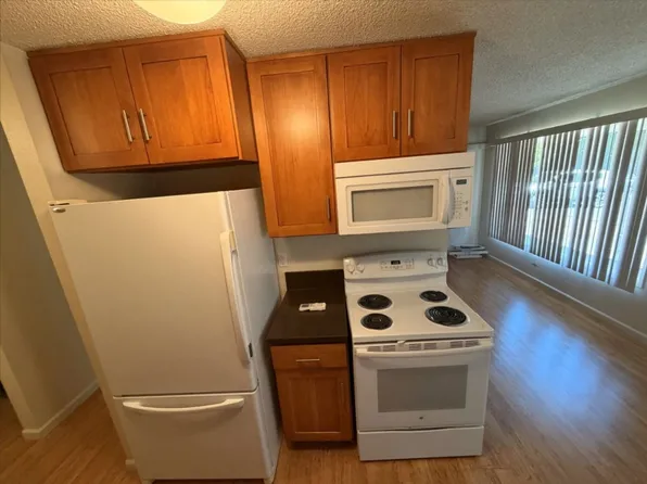 Cha-Ray Apartments, 5050 NE Killingsworth St APT 7, Portland, OR 97218