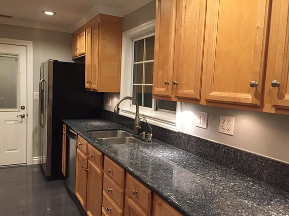 3rd image of 6657 Mount Whitney Dr