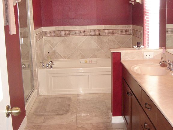 4th image of 4041 Corrine Dr