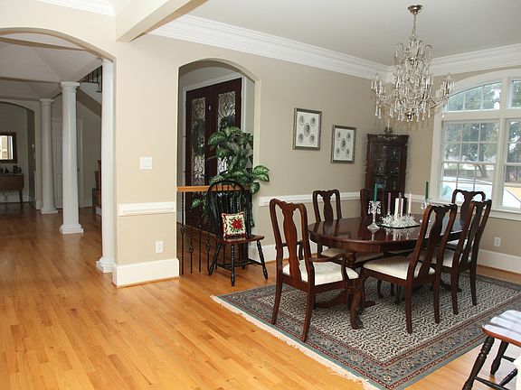Exquisite Formal Dining Room
