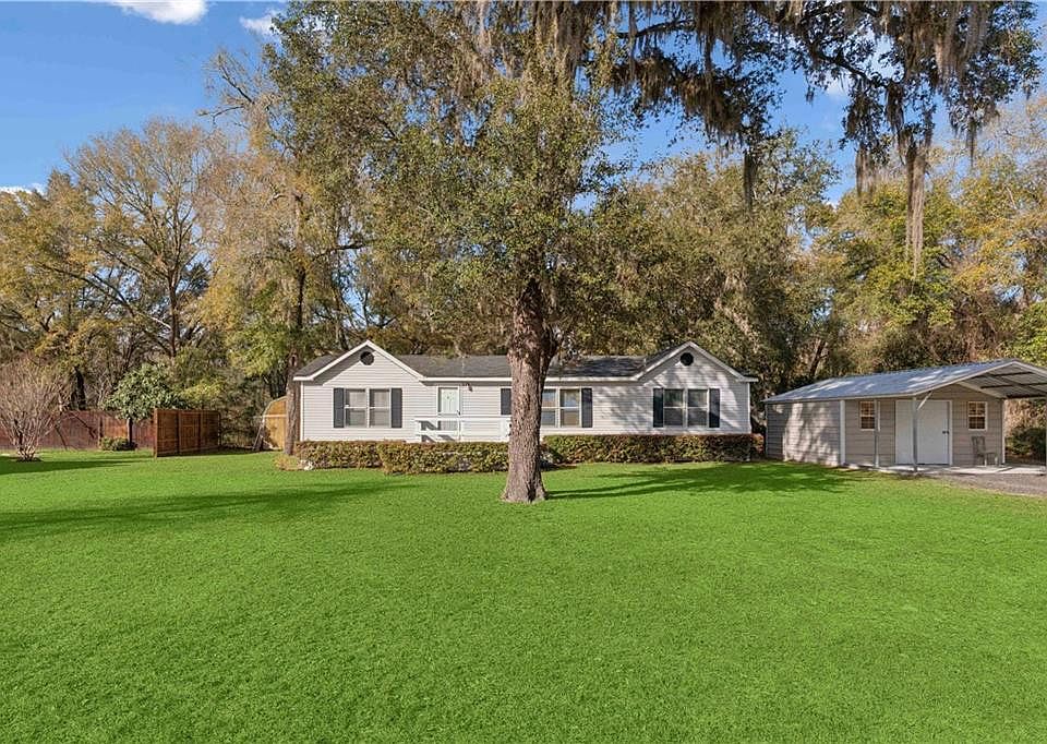 1st image of 24 Shady Bluff Ln