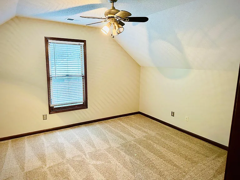578 Winford Dr — Photo 18