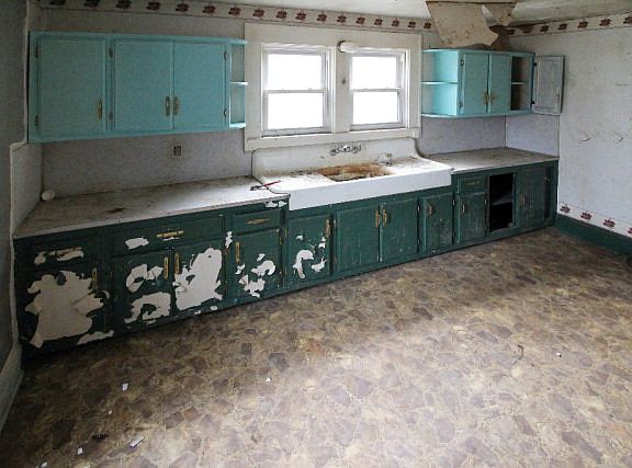 2nd image of 6565 Church St