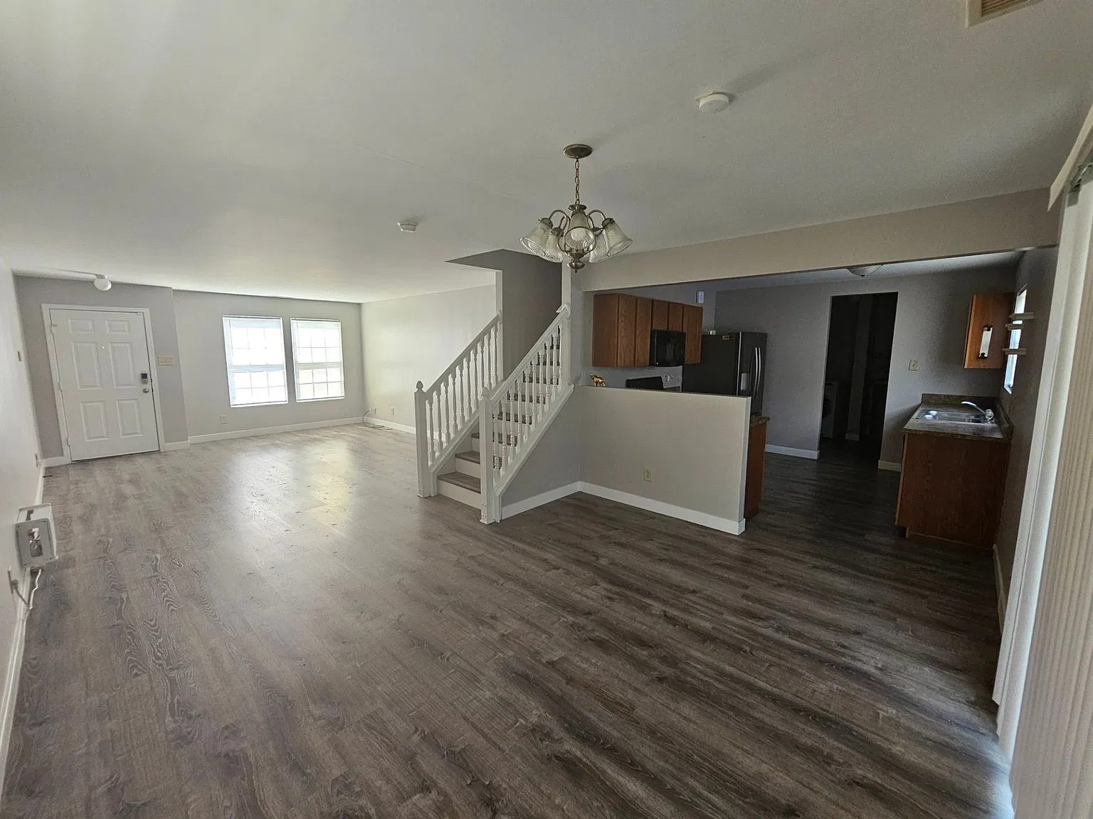 4 bed, 2.0 bath, 1708 sqft, $2,000 — Photo 4