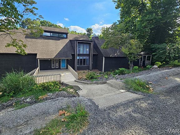 2nd image of 13 Hillwood Dr