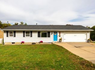 1050 Kelly Ln, Dubuque, IA 52003