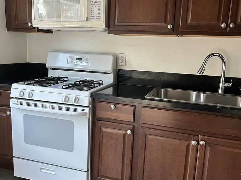 4232 Ethel Ave — Photo 8