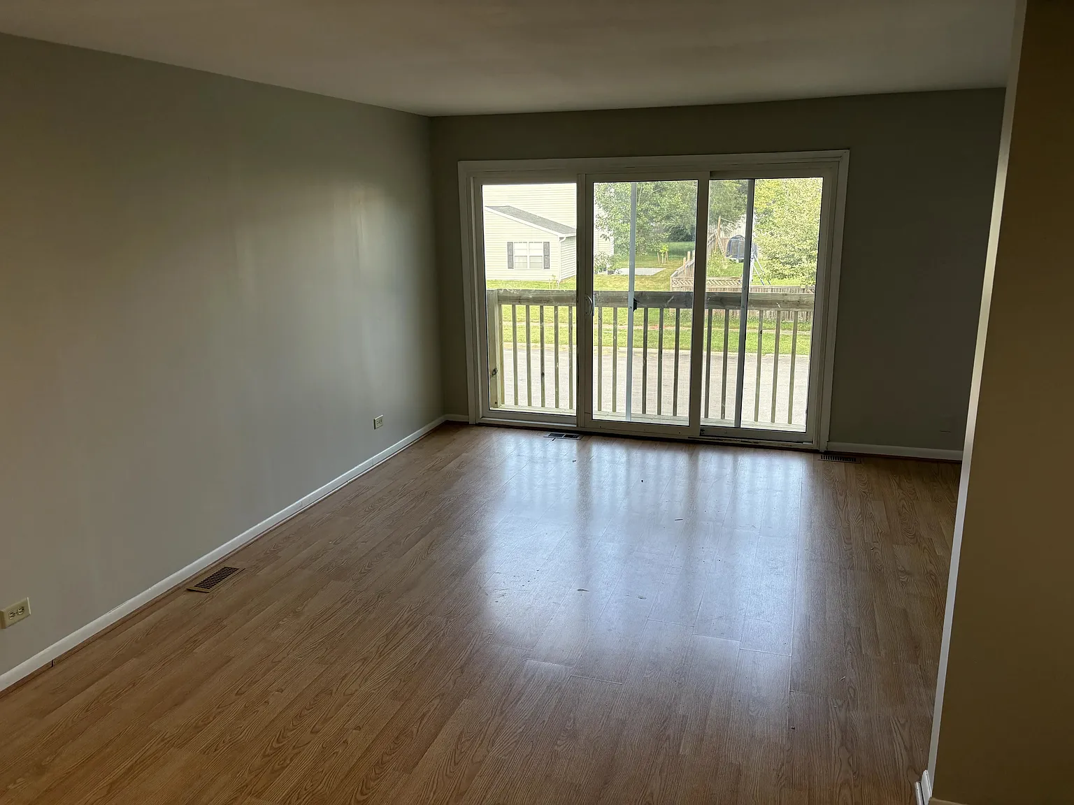 3 bed, 2.5 bath, $2,700 — Photo 2