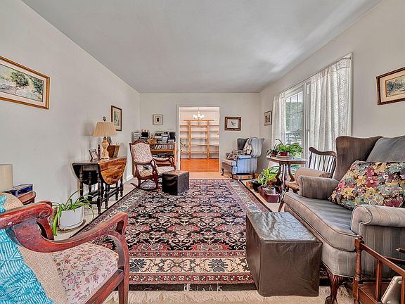4th image of 6437 Ridgeview Dr