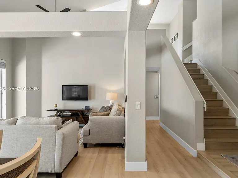 1179 Laguna Springs Dr — Photo 15