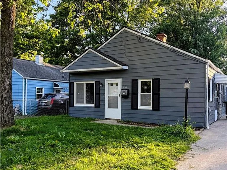 1054 Merton Ave — Photo 1