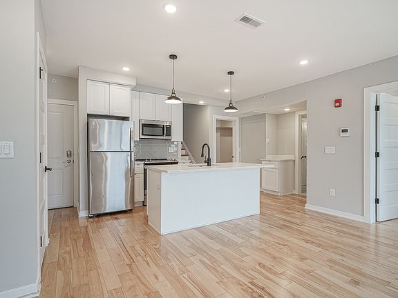 Dining Room / Breakfast Bar