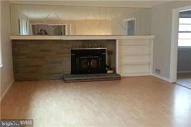 4 bed, 2.5 bath, 2498 sqft, $4,000 — Photo 3