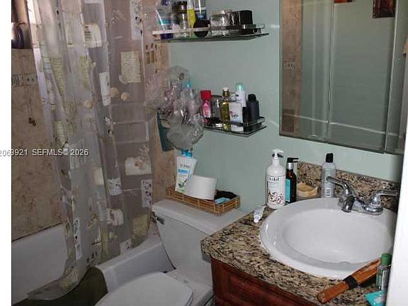 4th image of 1925 Madison St APT 19