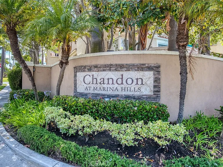 208 Chandon — Photo 29