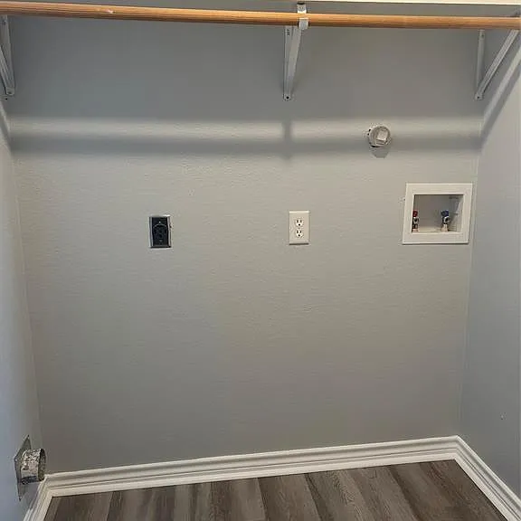 1104 E Walker St — Photo 15