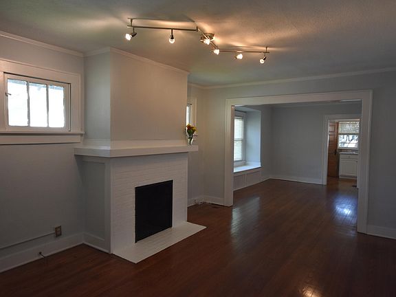 2nd image of 5821 Oak St