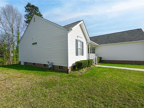 4th image of 117 Old Treybrooke Dr