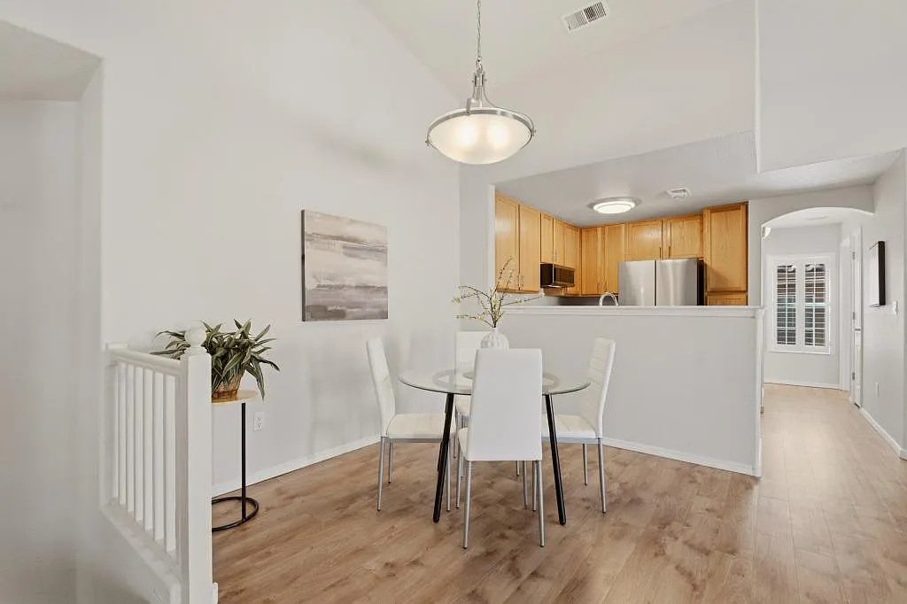 5239 Molokai St NE — Photo 4