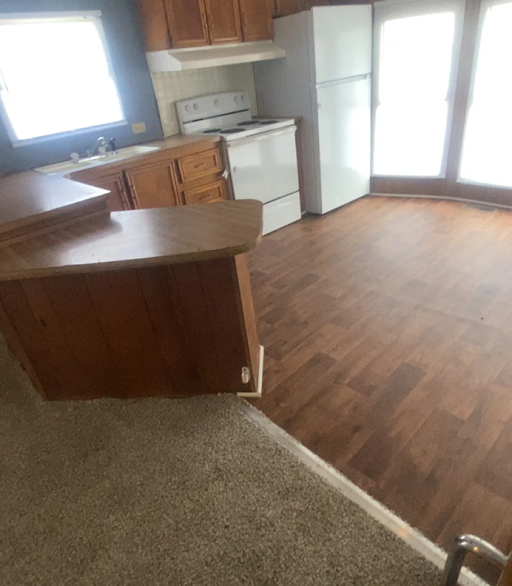 2 bed, 1000 sqft, $835 — Photo 3