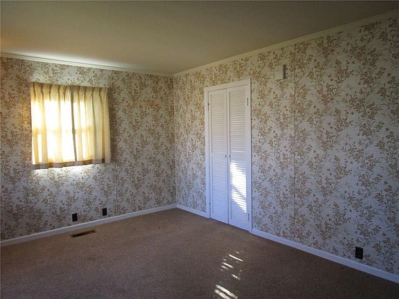 3rd image of 903 Cottage Ave