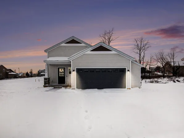 4254 Butternut Dr, Wayland, MI 49348