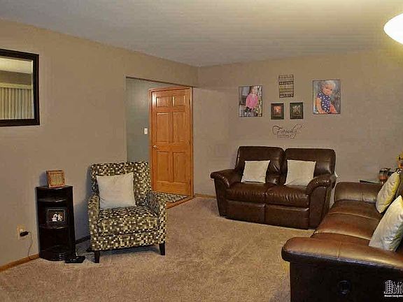 3rd image of 8867 Buerk Dr