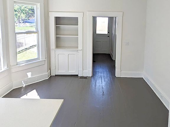 5th image of 408 E 4th St