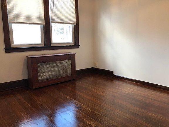 2nd image of 6908 Woodside Ave APT 2
