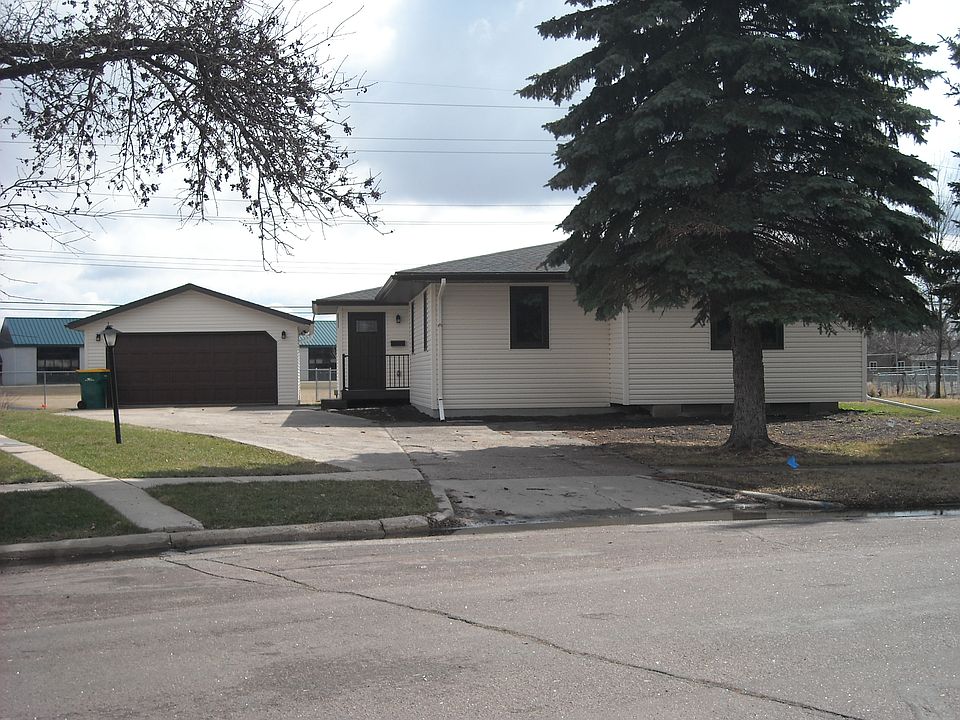 1st image of 347 Cedar Ln