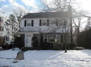 148 Bulson Rd, Rockville Centre, NY 11570