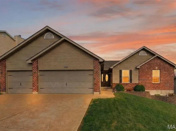 1037 Stonewick Ct, Herculaneum, MO 63048
