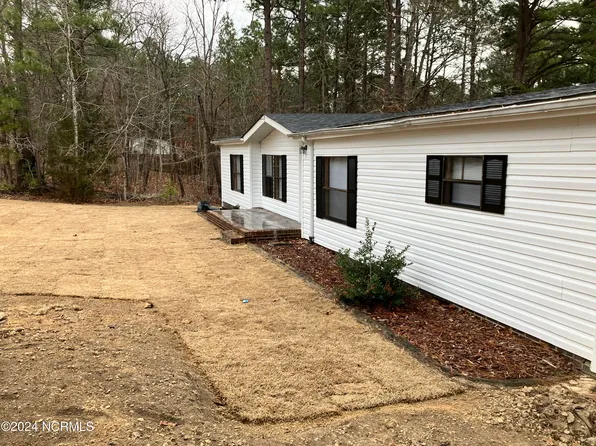 117 Pinewood Drive, West End, NC 27376