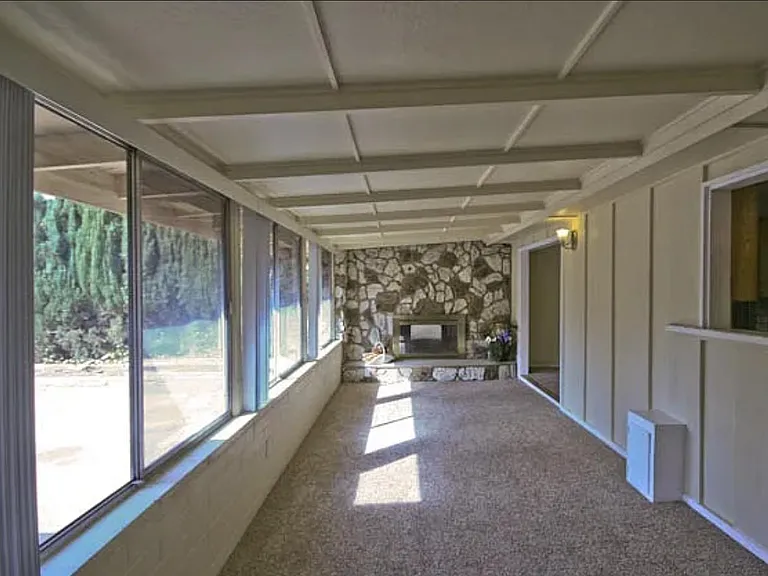7131 Princess View Dr — Photo 3