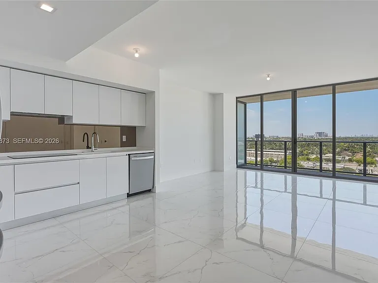 1170 E Hallandale Bch #904 — Photo 3