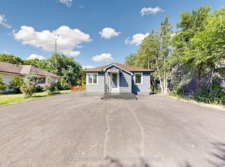 1496 Simcoe St N, Oshawa, ON L1G 4X7