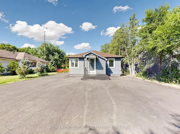 1496 Simcoe St N, Oshawa, ON L1G 4X7