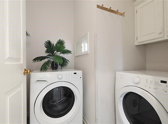 5th image of 10316 Garnett St