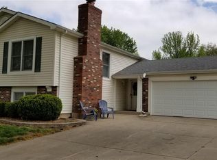 2 Kelly Leaf Dr, Saint Peters, MO