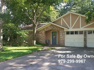 123 Tamarisk Trl, Lake Jackson, TX 77566