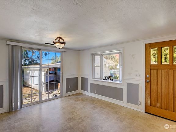 4th image of 15518 110th Avenue E