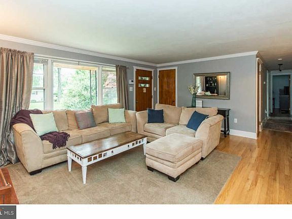 4th image of 3 Lawndale Dr