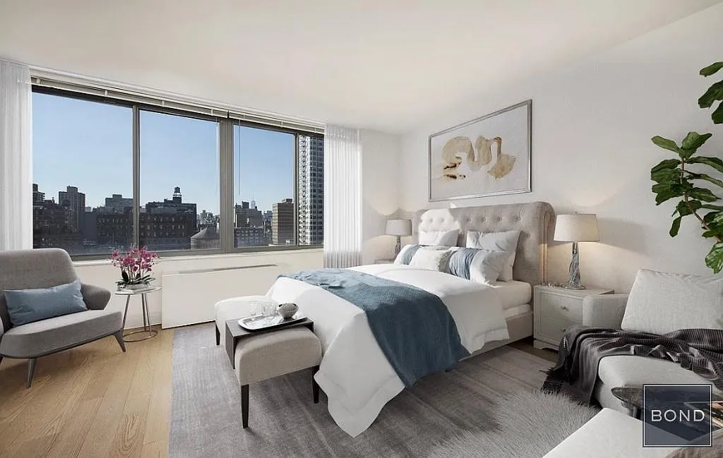 305 East 44th Street — Photo 1