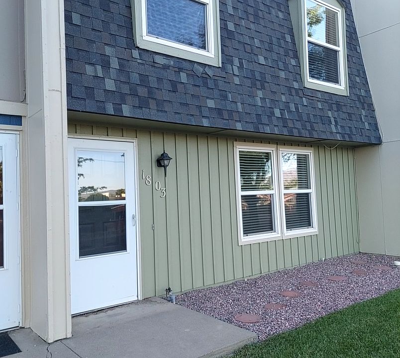 FRONT OF BUILDING FACING STREET